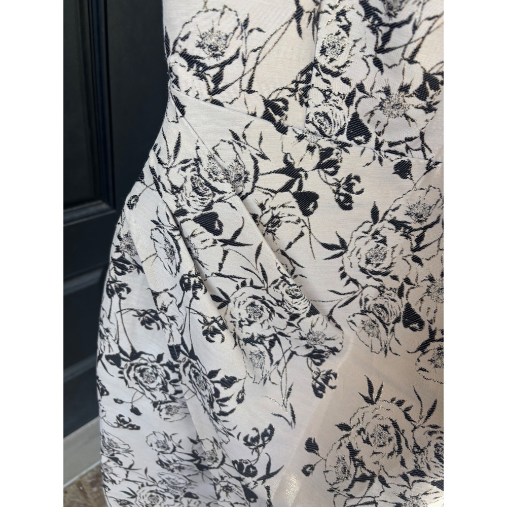 Donna Karan New York Floral Metallic Jacquard Ruched Sheath Dress Cream Black 6 - Picture 8 of 9